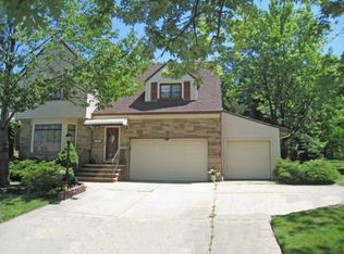 5755 Parkland Dr, Parma, OH
