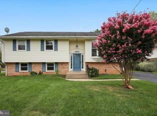 14701 Batavia Dr, Centreville, VA 20120