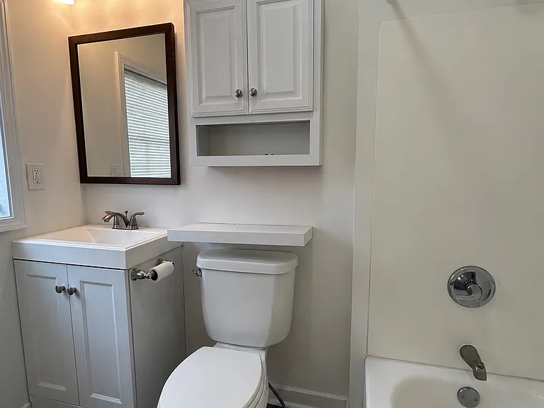 614 Boston Rd — Photo 16