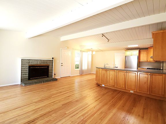 4th image of 2474 Burnham Way