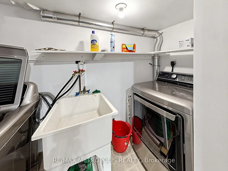 61 Horseshoe Cres #BASEMENT — Photo 23