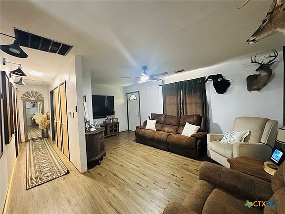 2nd image of 308 S Reagan St