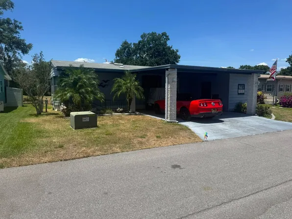 215 Country Club Dr, Plant City, FL 33565