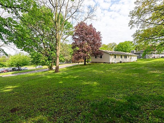 5th image of 649 Oakwood Dr