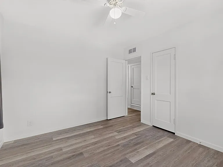8715 Menaul Blvd NE — Photo 10