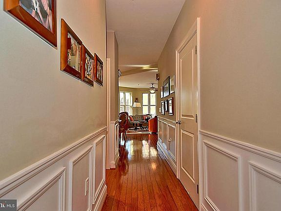 4th image of 38 Maryland Ave Unit 311