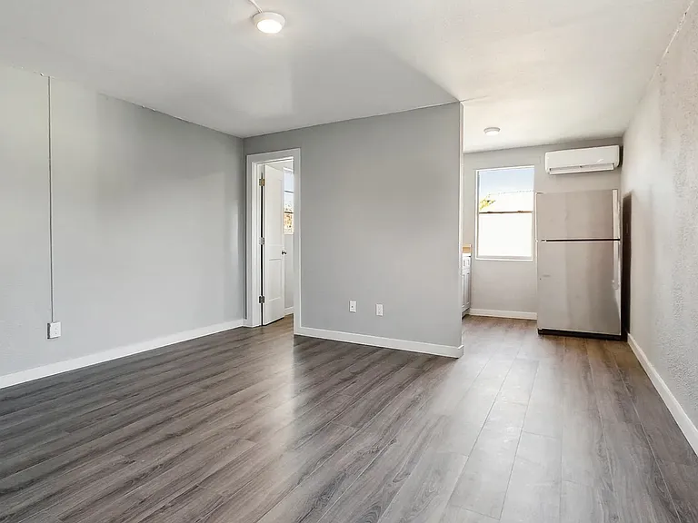 2316 Washington Ave #101 — Photo 5