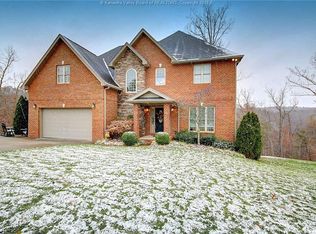 82 Rockcrest Dr, South Charleston, WV 25309