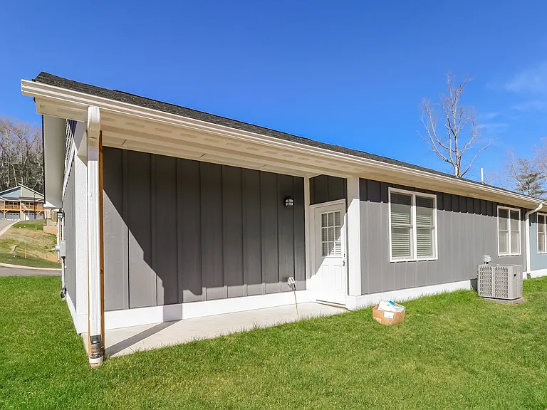 216 Sycamore Cove Rd — Photo 14