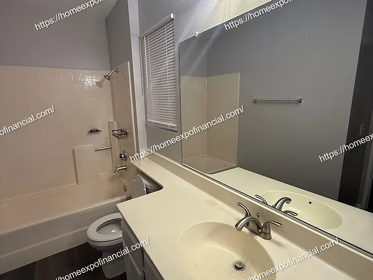 24612 Freeport Dr — Photo 2
