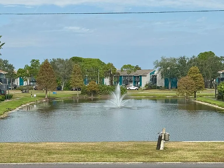 775 N Village Lake Dr #208 — Photo 2