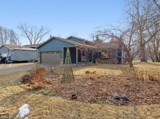 1532 Pinewood Dr, Shoreview, MN 55126