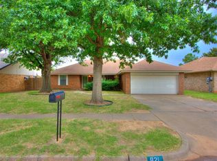821 Rolling Hills Ter, Edmond, OK 73012