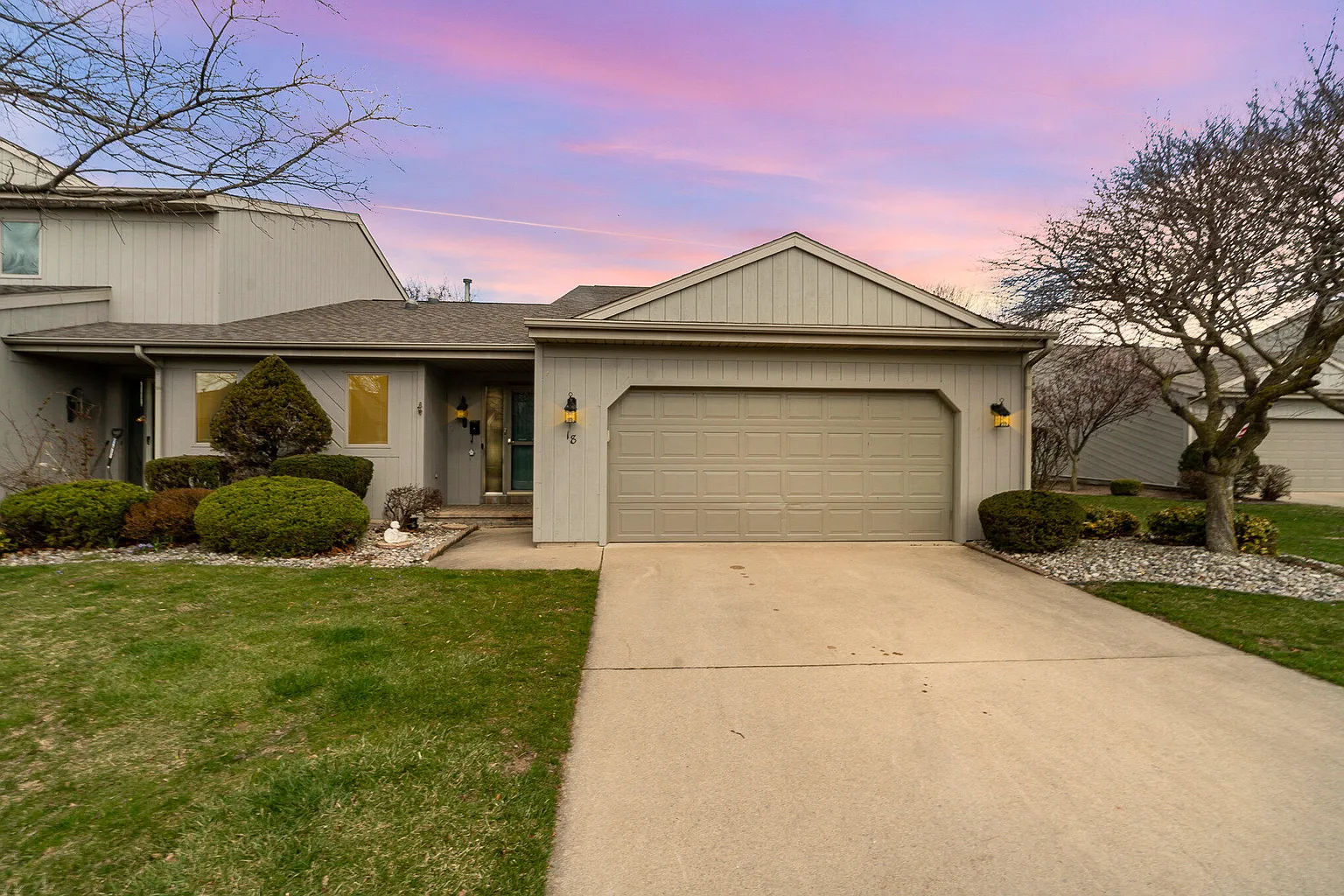 18 Pine Grove Dr photo 1