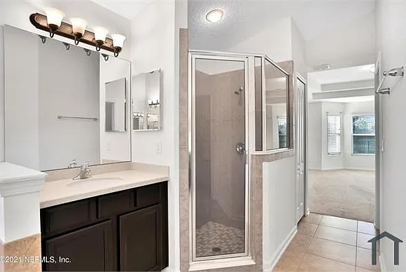 276 W Adelaide Dr — Photo 9