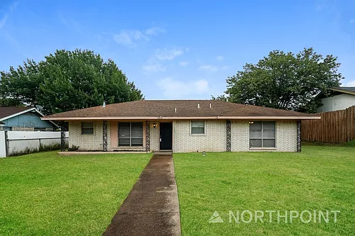 3426 Hacienda Dr Photo 1