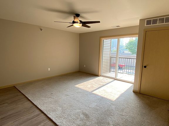 4th image of 604 5th Ave S #202