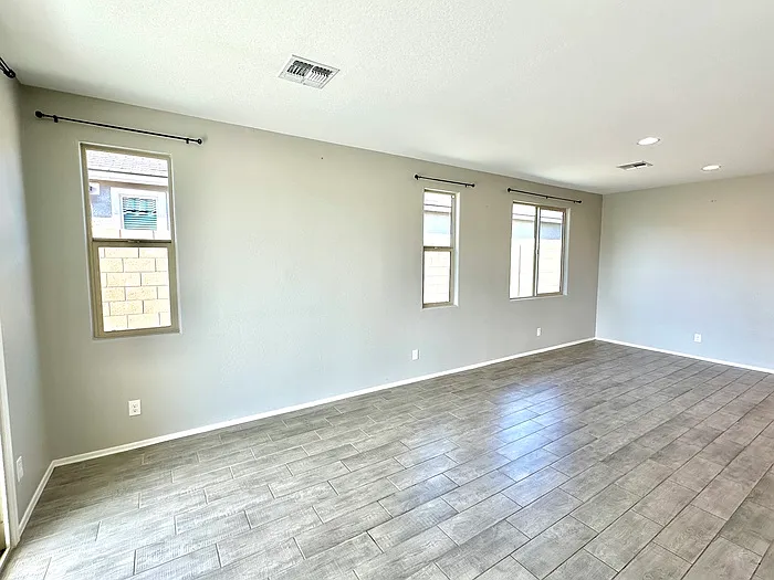 48402 N Basilio St — Photo 4