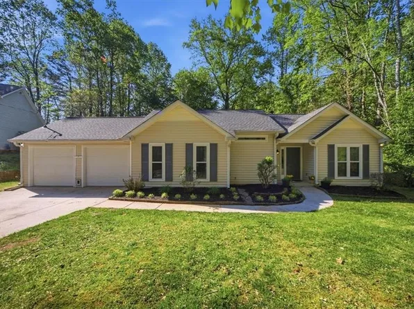 8068 Whitney Ct, Canton, GA 30115