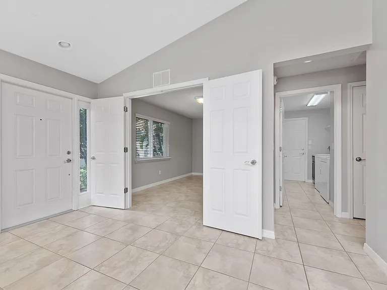 12208 Pescara Ln — Photo 8