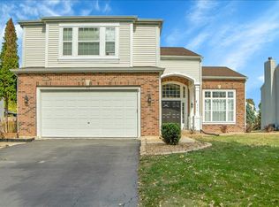 711 Blossom Ct, Oswego, IL