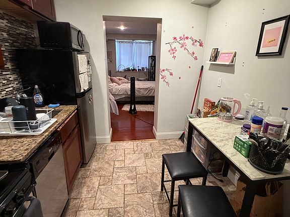5th image of 26 Marlborough St APT 1