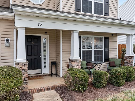 3rd image of 135 Spring Meadows Dr