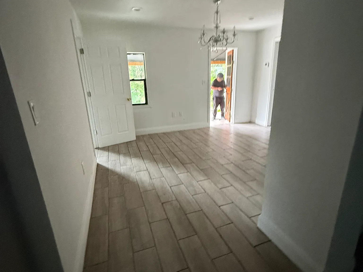 3 bed, 910 sqft, $2,000 — Photo 4