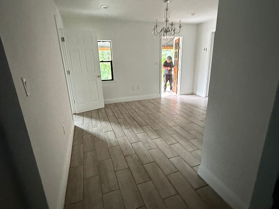 4th image of 2713 Berdetta St