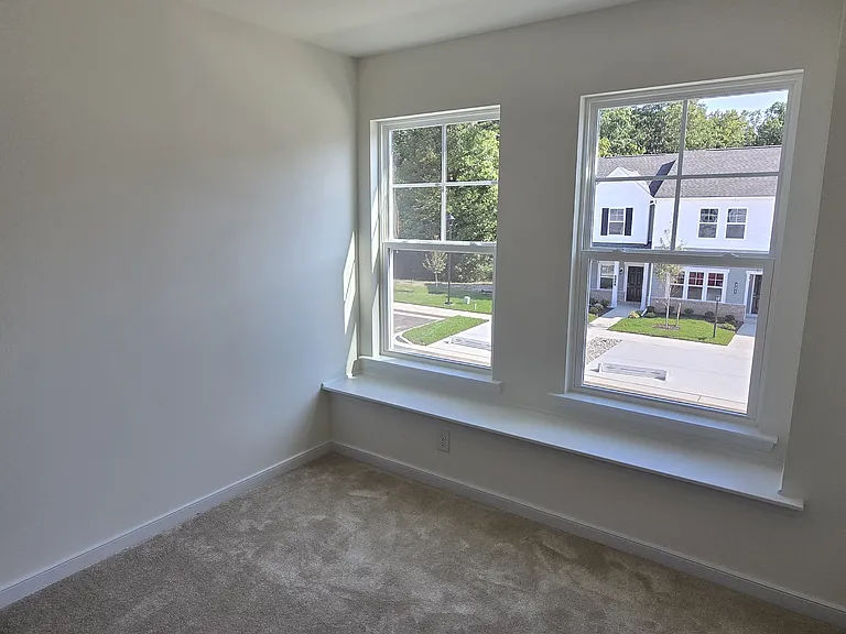 220 Greenpark Rd — Photo 26