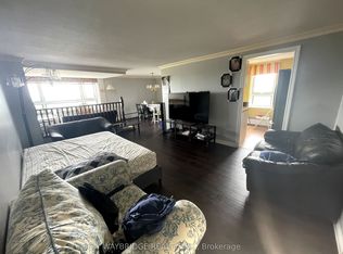 1356 Meadowlands Dr E #904, Ottawa, ON K2E 6K6