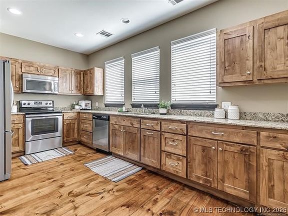 5th image of 2031 Nova Ave APT 4