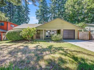 18315 1st Ave NE, Seattle, WA