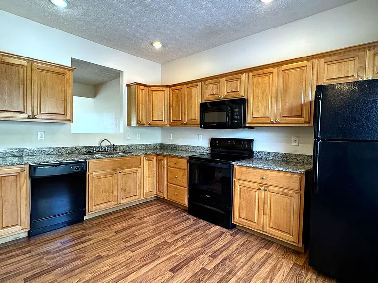 Eagle View Luxury Apartments — Photo 43