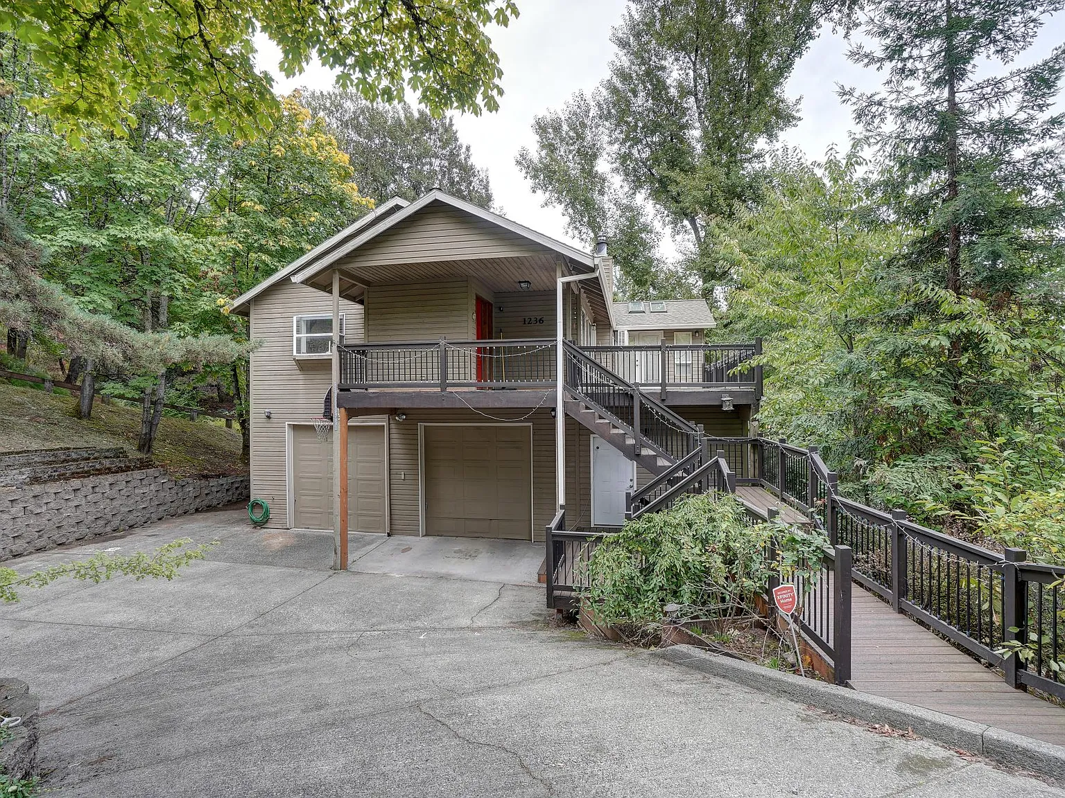3 bed, 3.5 bath, 2100 sqft, $3,440 — Photo 1
