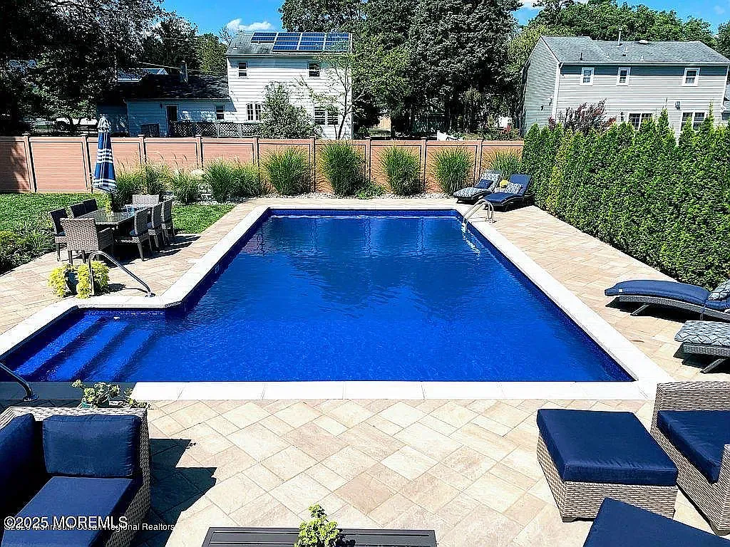 4 bed, 2109 sqft, $3,750 — Photo 2