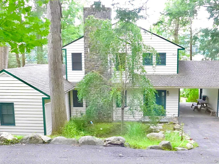 56 Twin Lakes Rd — Photo 3