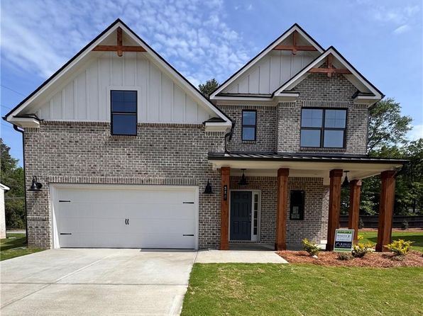 380 Waterbluff Dr, Mableton, GA 30126