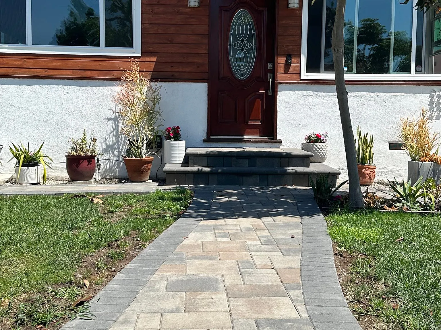 2200 S Dunsmuir Ave — Photo 2