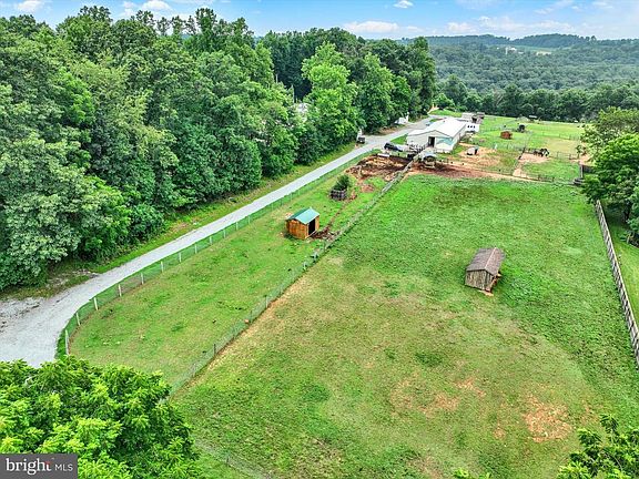 2nd image of 8272 Woodbine Rd