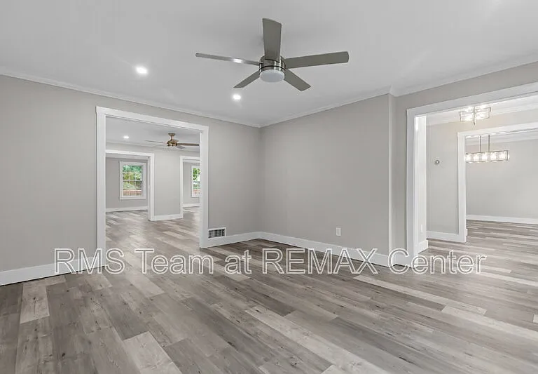 773 Huntington Way NW — Photo 6