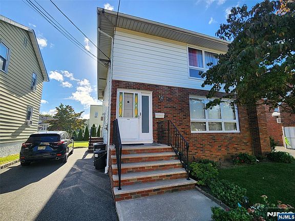 3rd image of 490 Westminster Place