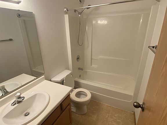 6047 bathroom