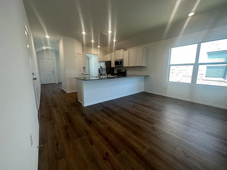 453 Alamito Ave — Photo 16