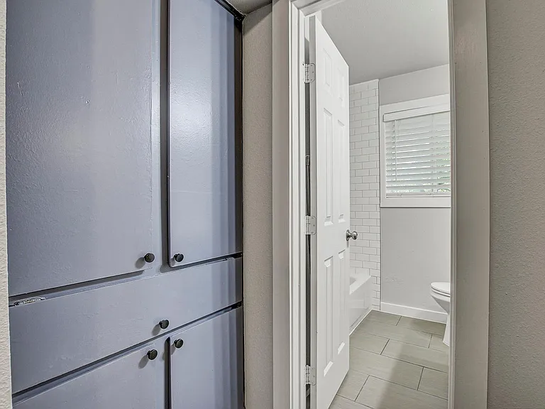 2414 Burleson Ct #B — Photo 14