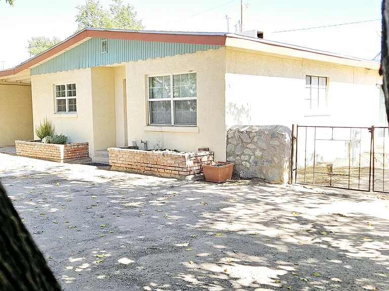 1120 N Miranda St — Photo 2