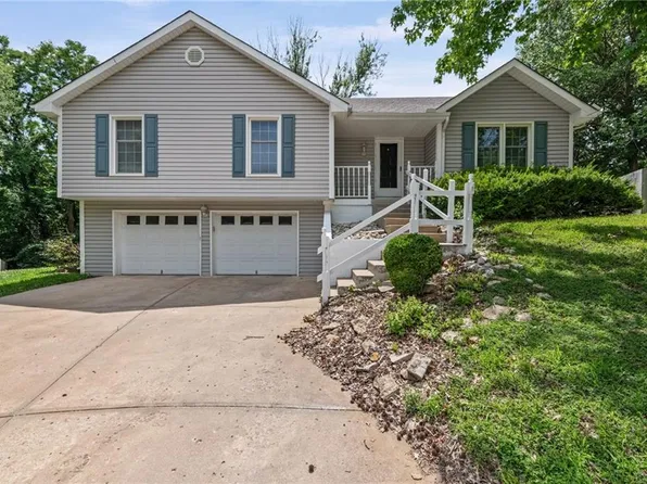 6215 NW 65th St, Kansas City, MO 64151