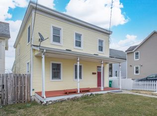 33 Hamilton St, Newton, NJ 07860