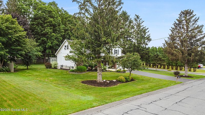 5th image of 6458 Vosburgh Road