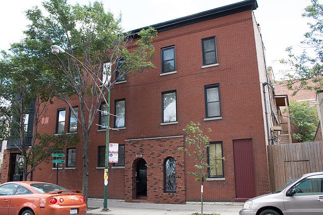 1st image of 809 W Wellington Ave #2